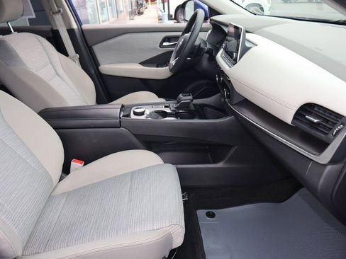 Certified 2023 Nissan Rogue SV image 24