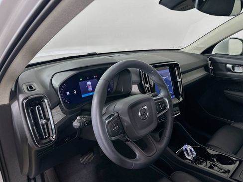 Used 2024 Volvo XC40 B5 Plus w/ Climate Package AWD/4WD image 31