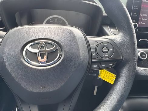 Used 2022 Toyota Corolla LE FWD image 15
