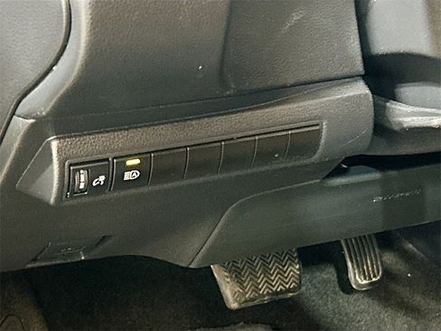 Used 2024 Toyota Corolla SE image 8