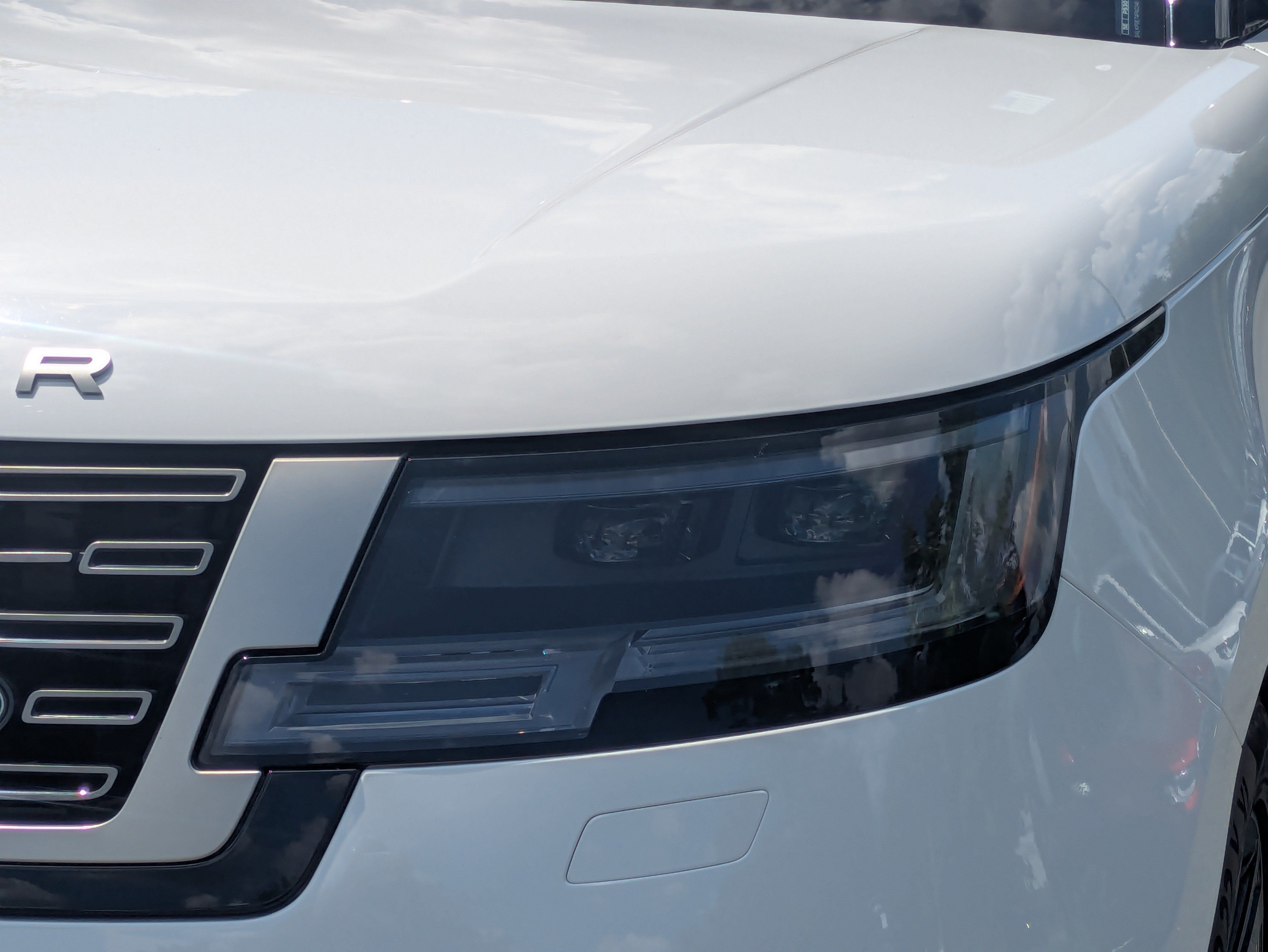 Used 2023 Land Rover Range Rover SE AWD/4WD image 9
