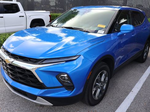 Used 2024 Chevrolet Blazer LT w/ Driver Confidence Package FWD image 2