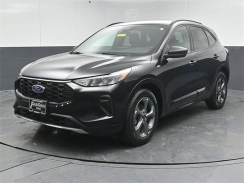 Used 2024 Ford Escape ST-Line w/ Equipment Group 301A image 3