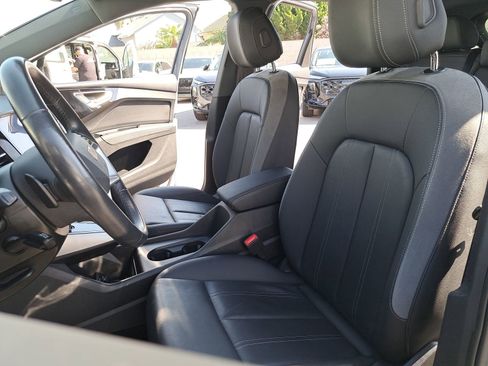 Certified 2024 Audi Q4 e-tron Premium image 15