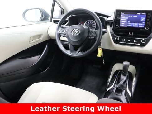Used 2022 Toyota Corolla LE image 27