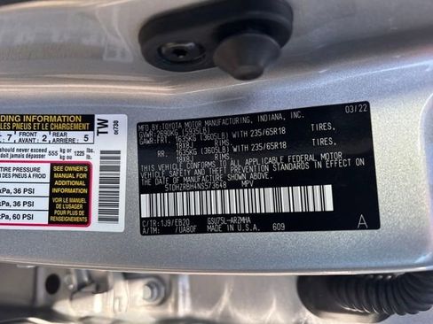 Used 2022 Toyota Highlander XLE image 32