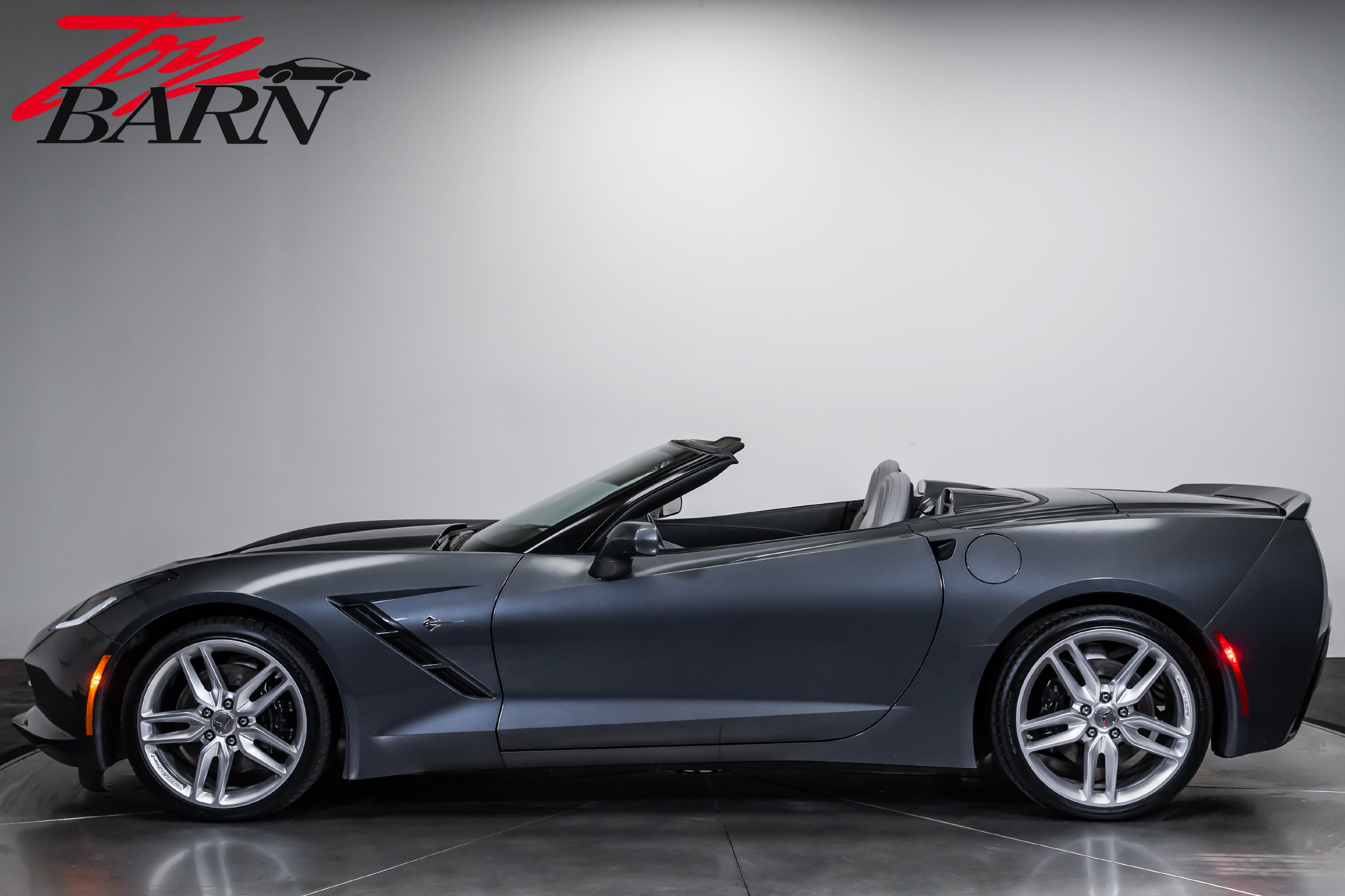 Used 2014 Chevrolet Corvette Stingray Convertible w/ 3LT Preferred Equipment Group RWD image 2