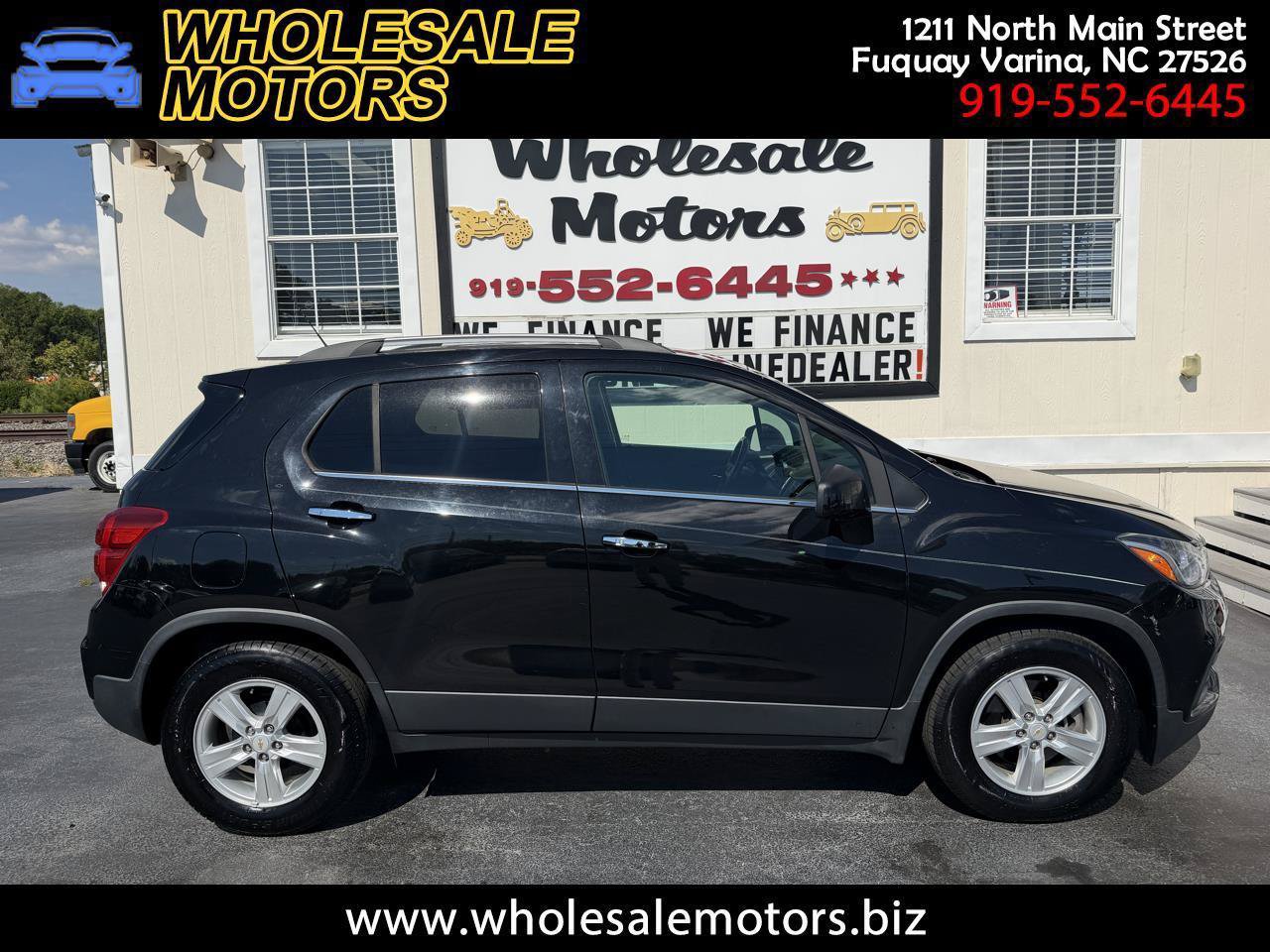 Used 2019 Chevrolet Trax LT w/ LT Convenience Package FWD image 1