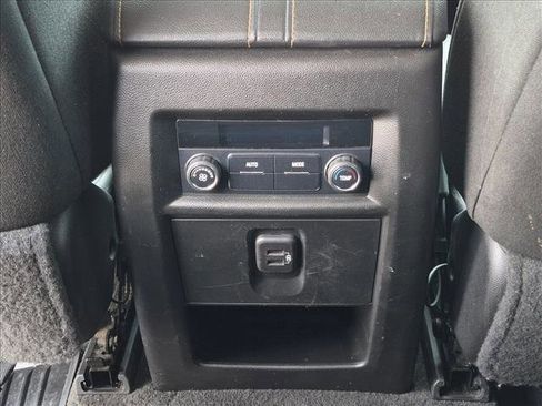 Used 2019 Chevrolet Traverse LS FWD image 17