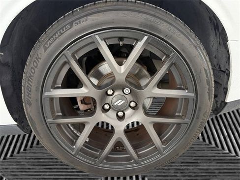 Used 2017 Dodge Challenger R/T Plus image 29