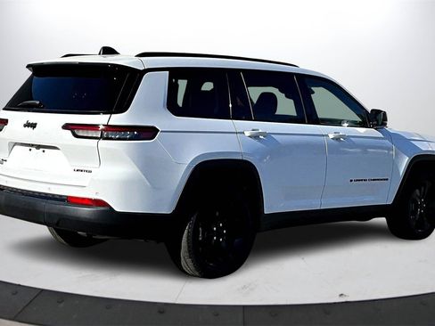 Used 2023 Jeep Grand Cherokee L Limited w/ Black Appearance Package image 8