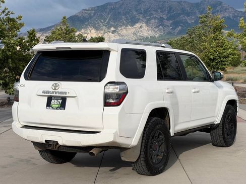 Used 2016 Toyota 4Runner SR5 Premium AWD/4WD image 5
