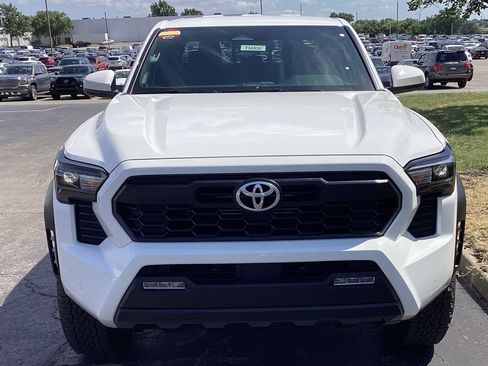 New 2025 Toyota Tacoma TRD Off-Road image 3