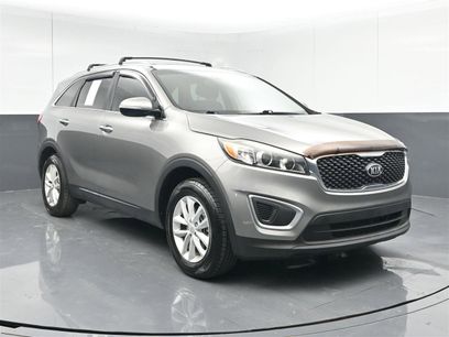Used 2017 Kia Sorento LX w/ LX Convenience Package
