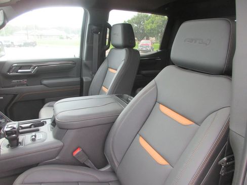 New 2026 GMC Sierra 1500 AT4 w/ AT4 Premium Package AWD/4WD image 12