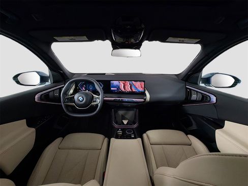 Used 2025 BMW X3 xDrive30i w/ Premium Package image 9