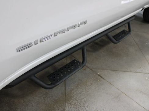 Used 2025 GMC Sierra 1500 SLE AWD/4WD image 16