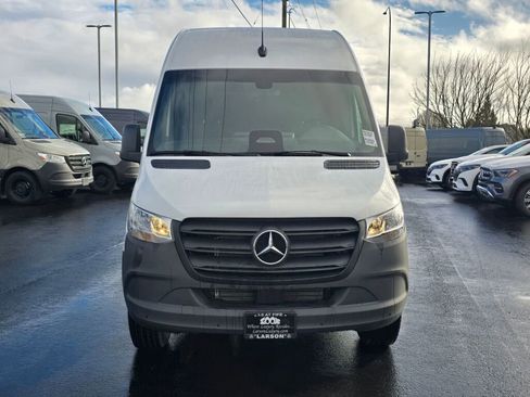 New 2025 Mercedes-Benz Sprinter 2500 image 9