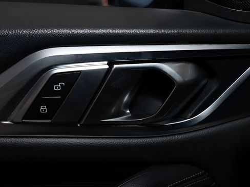 Used 2022 BMW i4 eDrive40 image 35