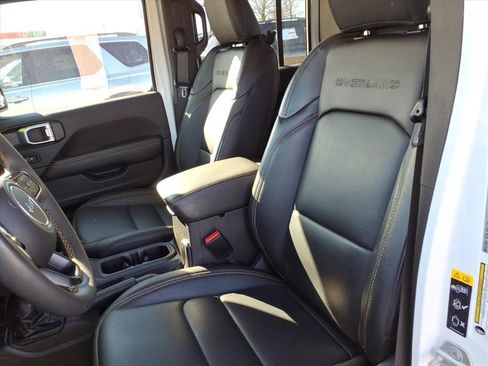 Used 2024 Jeep Gladiator Sport w/ Premium Package image 18