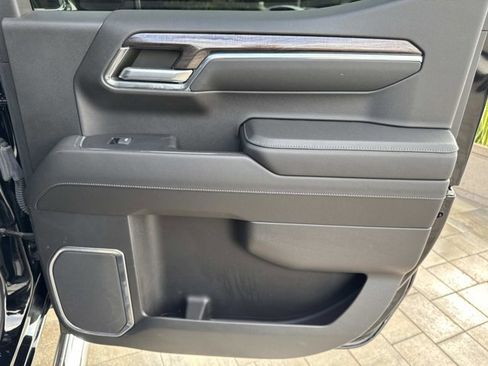 Used 2022 Chevrolet Silverado 1500 LTZ w/ LTZ Premium Package image 23