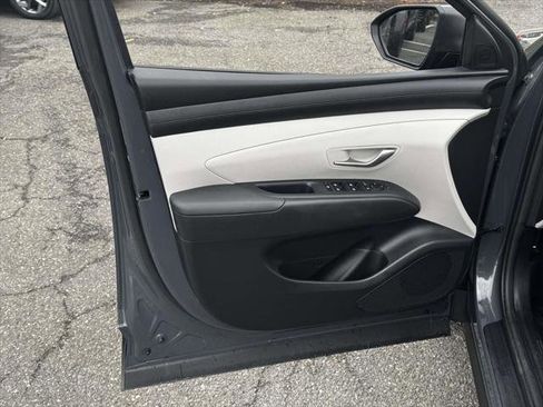 Used 2025 Hyundai Tucson SE FWD image 14