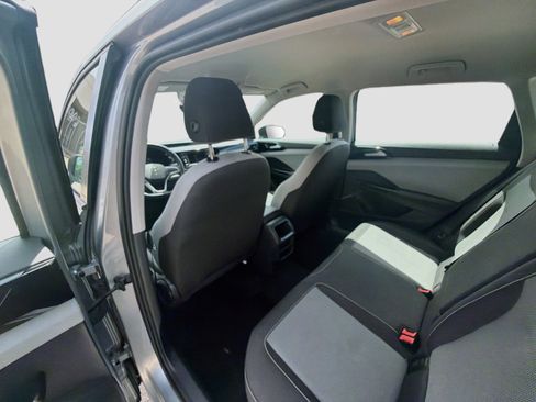Certified 2024 Volkswagen Taos S FWD image 23
