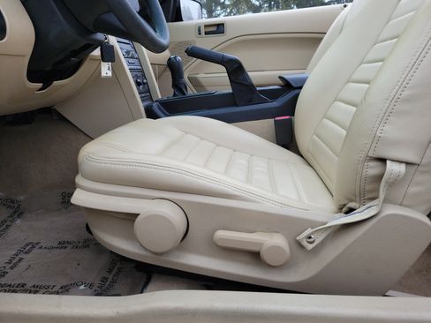 Used 2006 Ford Mustang Premium image 11