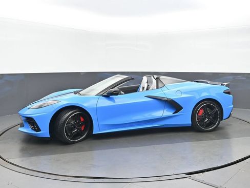 Used 2022 Chevrolet Corvette Stingray Premium Conv w/ Z51 Performance Package RWD image 6