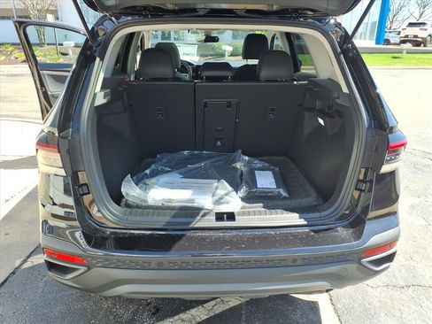 New 2026 Volkswagen Taos SE AWD/4WD image 21