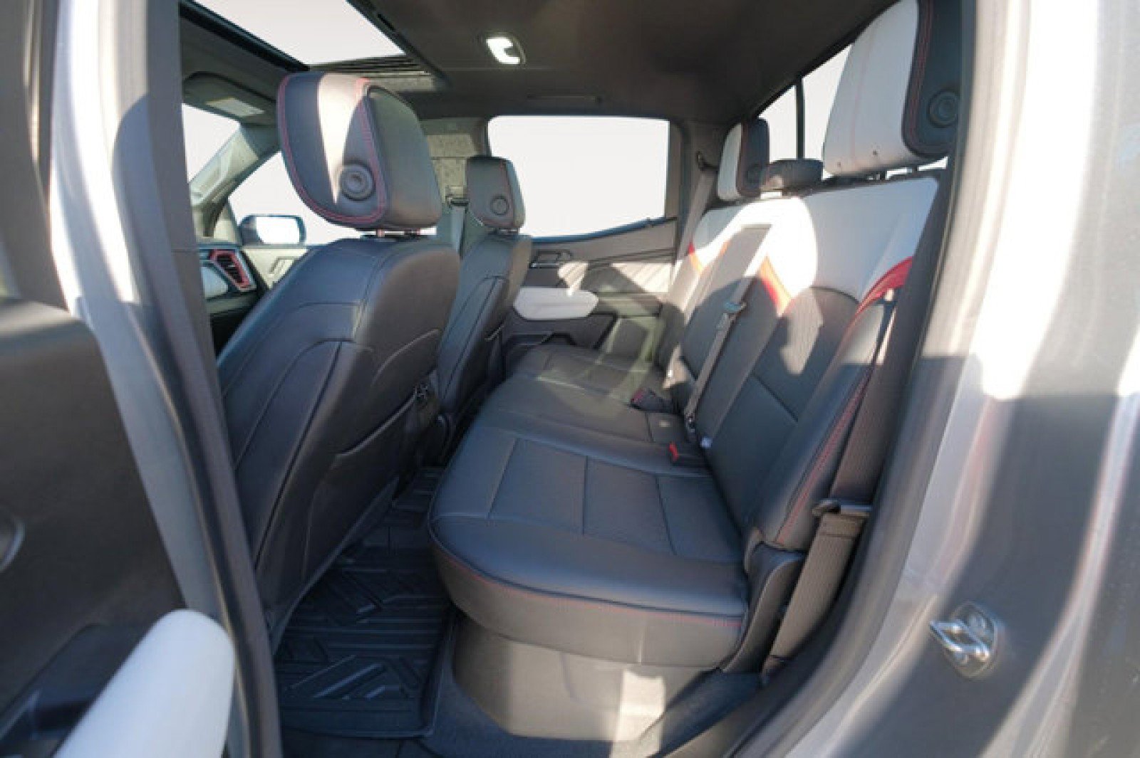 Used 2023 GMC Canyon AT4X AWD/4WD image 14