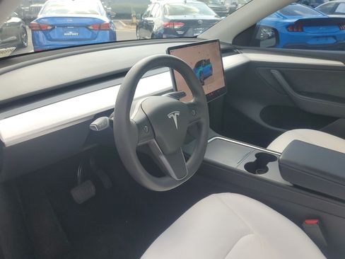 Used 2023 Tesla Model Y Long Range AWD/4WD image 11