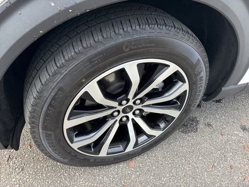 Used 2023 Ford Explorer ST-Line w/ Class IV Trailer Tow Package image 11