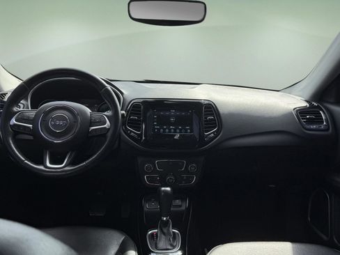 Used 2021 Jeep Compass Latitude image 12