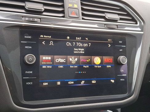 Used 2022 Volkswagen Tiguan SEL R-Line image 14