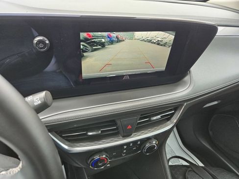 Used 2025 Buick Encore GX Preferred FWD image 9
