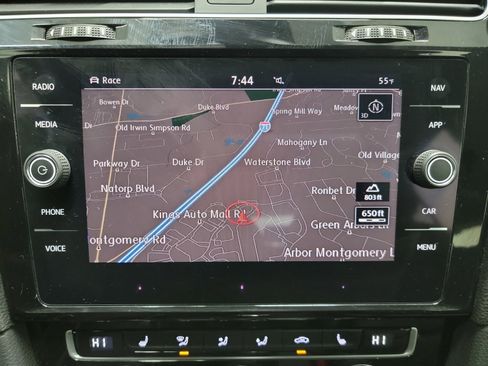 Used 2018 Volkswagen Golf R 4-Door image 22