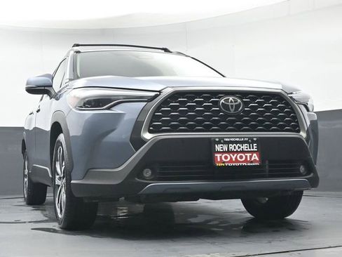 Certified 2023 Toyota Corolla Cross XLE image 42