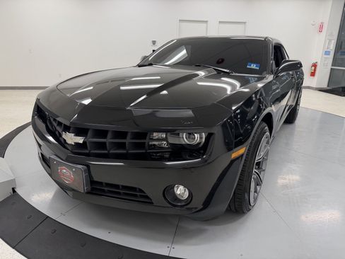 Used 2010 Chevrolet Camaro LS image 3