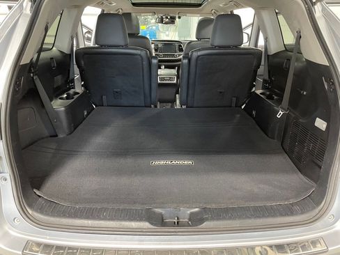 Used 2016 Toyota Highlander Limited Platinum image 19