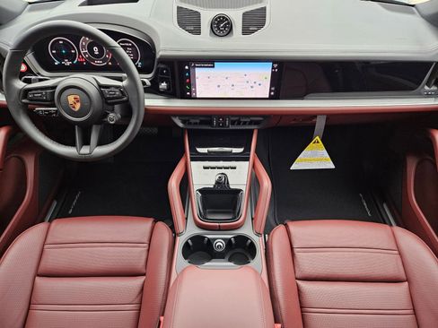 New 2026 Porsche Cayenne image 22