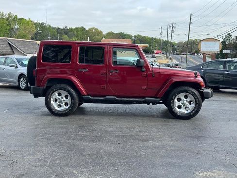 Used 2012 Jeep Wrangler Unlimited Sahara image 7