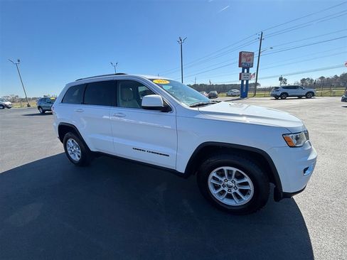 Used 2018 Jeep Grand Cherokee Laredo image 9