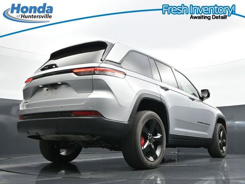 Used 2023 Jeep Grand Cherokee Altitude AWD/4WD image 41
