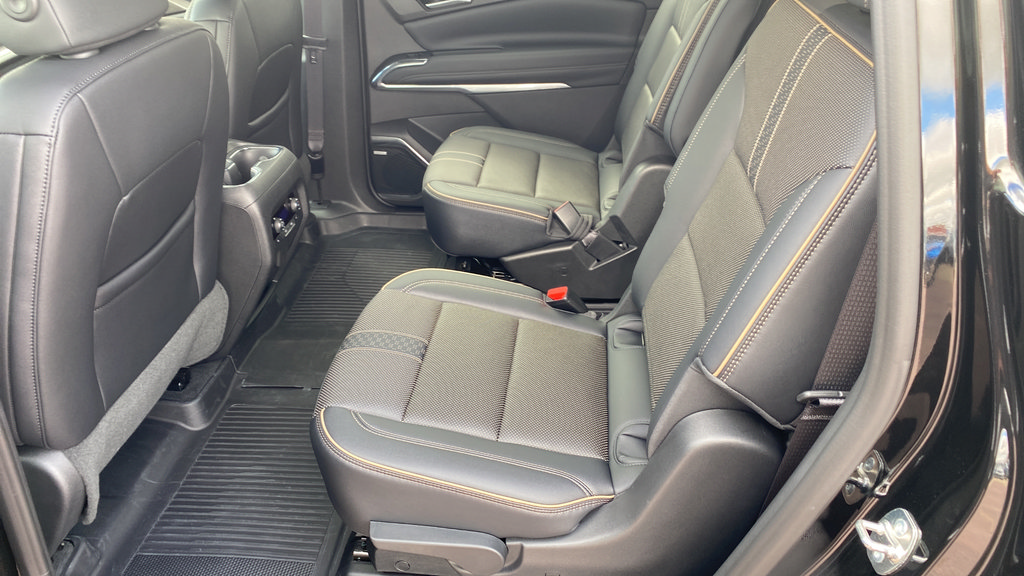 Used 2026 Chevrolet Traverse High Country w/ LPO, Floor Liner Package AWD/4WD image 6