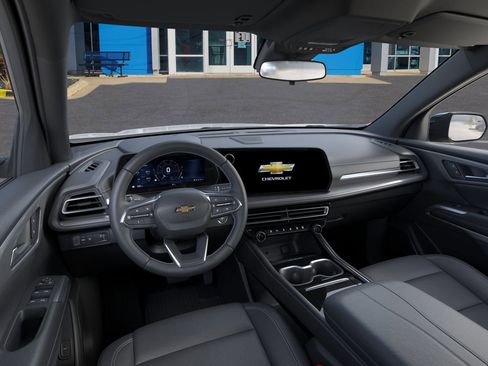 New 2025 Chevrolet Traverse LT w/ LPO, Floor Liner Package image 39