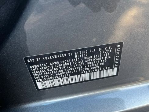 Used 2025 Volkswagen Jetta SE image 30