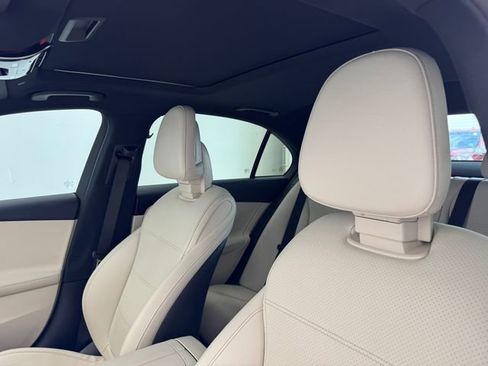 Used 2024 Mercedes-Benz C 300 4MATIC Sedan image 4