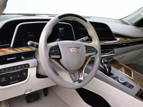 Used 2023 Cadillac Escalade Sport Platinum w/ LPO, ONYX Package AWD/4WD image 11