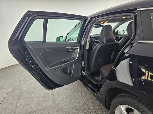 Used 2016 Volvo V60 T5 Platinum image 15